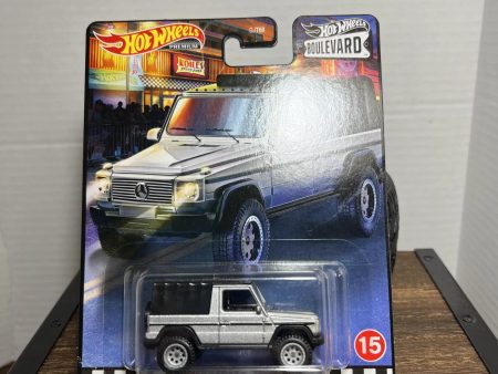 Hot Wheels Premium Boulevard #15 91 Mercedes Benz G-Class Supply